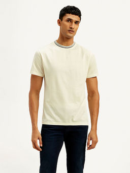 Levi's - Cream Solid Slim Fit T-Shirt