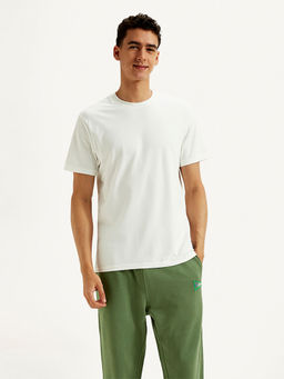 Levi's - White Solid Slim Fit T-Shirt