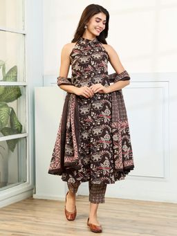 Aadveka - Brown Mandarin Neck Jaipuri Printed Cotton Suit Kurta with Pant and Dupatta (Set of 3)