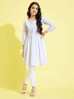 Vastramay - Girls White Kurta & Leggings (Set of 2)