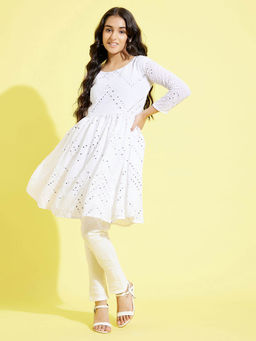 Vastramay - Girls White Kurta and Churidar (Set of 2)
