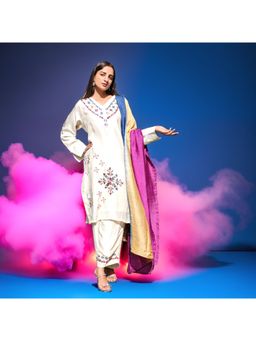 Phulkari Forever - White Pure Cotton Silk Hand Embroidered Phulkari Kurta with Pant (Set of 2)