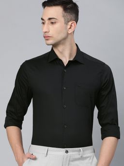 The Bear House - Men Slim Fit Solid Black Shirt