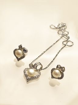 Peach Tassels - Love Pearl Chain Necklace