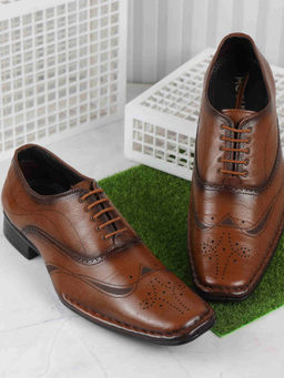 Mochi - Men Tan Formal Brogues
