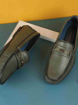 Mochi - Men Casual Green Loafers