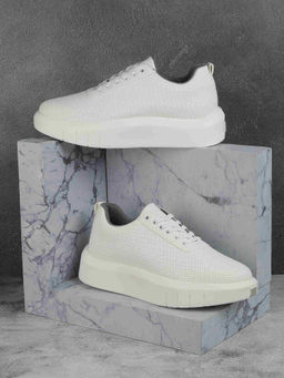 Mochi - Men Casual Off White Sneakers