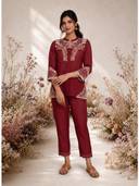Red color option, Sold out, Currently selected