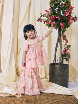 Fayon Kids - Pink Cotton Round Neck Embroidered Kurta With Lehenga