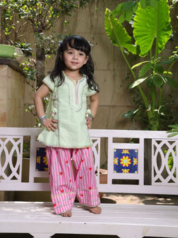 Fayon Kids - Green Cotton Round Neck Solid Kurta With Pant