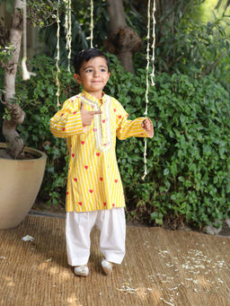 Fayon Kids - Yellow Cotton Round Neck Printed Kurta With Pant