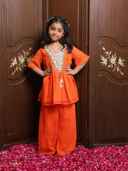 Fayon Kids - Orange Georgette V-Neck Printed Kurta With Pant