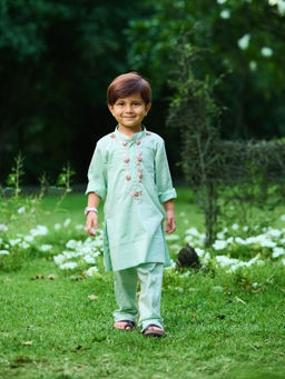 Fayon Kids - Green Cotton Round Neck Embroidered Kurta With Pant