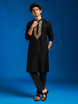 Vastramay - Boys Black Cotton Hand Embroidery Kurta With Pyjama