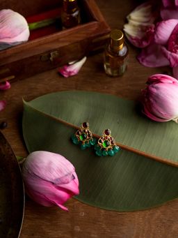 AAHARYA - handcrafted pink & green Vishwa studs
