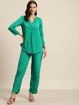 Qurvii - Green Solid Crepe Co-Ord (Set of 2)