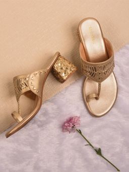 UrbanSway - Sonaa Sandal Heels - Gold