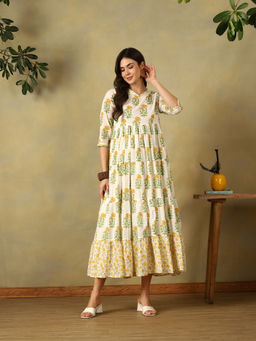 Mamicha - Off White Sanvi Tiered Anarkali Dress
