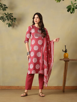 Mamicha - Maroon Keya Straight Kurta with Pant & Dupatta