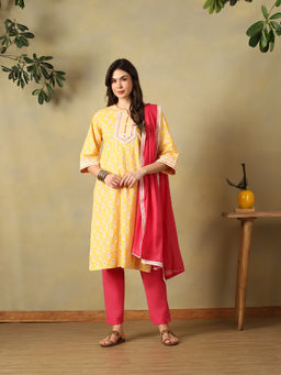 Mamicha - Yellow Kaira Straight Kurta with Pant & Dupatta