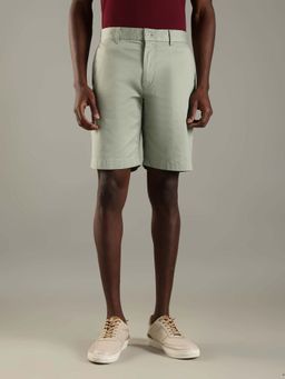 Tommy Hilfiger - Men Light Green Slim Fit Solid Mid Rise Shorts
