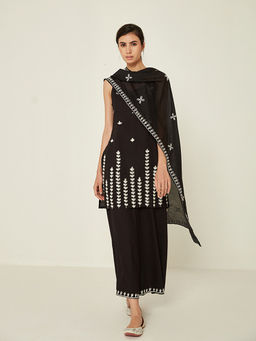 Ancestry - Black Embroidered Dupatta
