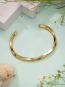 Gold color option, Sold out, Currently selected