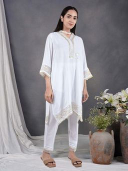 Zuri - White Cotton Hand Embrodred Kurta