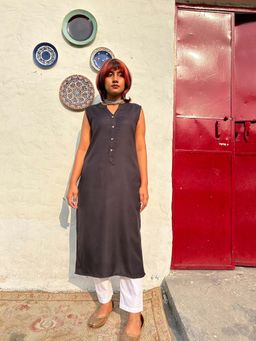 Zuri - Black Sleeveless Cotton Kurta