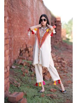 Mani Dua Khanna - Embroidered Ivory Kurta with Pant (Set of 2)