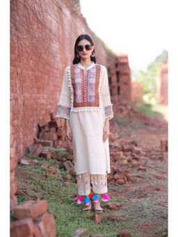 Mani Dua Khanna - Ivory Colourful Embroidery Kurta with Pant (Set of 2)