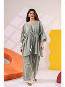 Green color option, Sold out, Currently selected