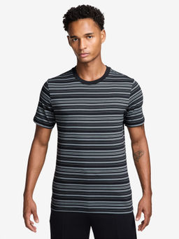 Nike - Sportswear Men's Club Stripe T-Shirt