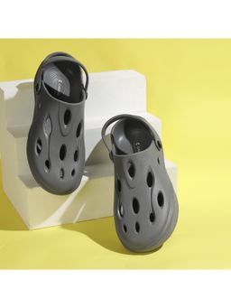 Chupps - Men Grey Clogs
