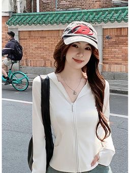 Outzidr - White Front Zipper Light Weight Hoodie