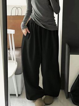 Outzidr - Black Solid Relaxed Street Style Jogger Pant