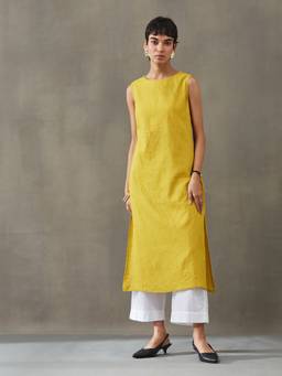 Gahan - Women Cotton Thread Work Straight Kurt