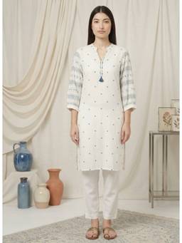 Gahan - Women Floral Printed Regular Rayon Off White Kurta