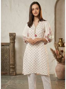 Gahan - Women Floral Printed Regular Rayon Off White Kurta