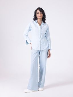 SHAYE - Blue Solid Spread Collar Full Sleeves Casual Shirt