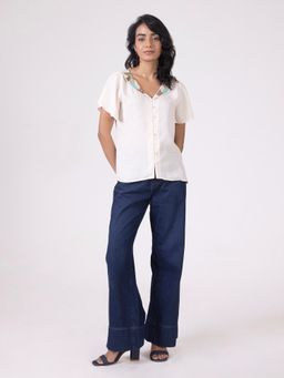 SHAYE - White V-Neck Embroidered Short Sleeves Casual Top