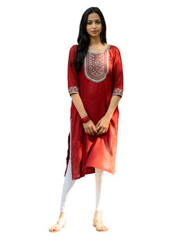 GulaboSitabo - Women's Maroon Embroidered Mirror Work Kurta