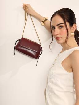 Kazo - The Nelly Sling Bag Wine