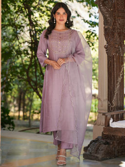 Janasya - Women Lavender Silk Blend Embroidered Straight Kurta With Pant & Dupatta