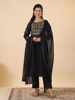 Janasya - Women Black Cotton Blend Embroidered Straight Kurta With Pant & Dupatta