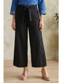 Black color option, Currently selected