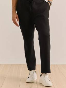 Andamen - Men Black Cotton Stretch Relaxed Fit Trackpant