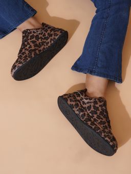 The White Pole - Women's Brown Casual Sneakers