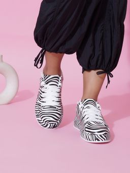 The White Pole - Women's White Casual Sneakers