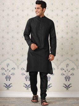 Gahan - Striped Mandarin Collar Regular Kurta with Churidar